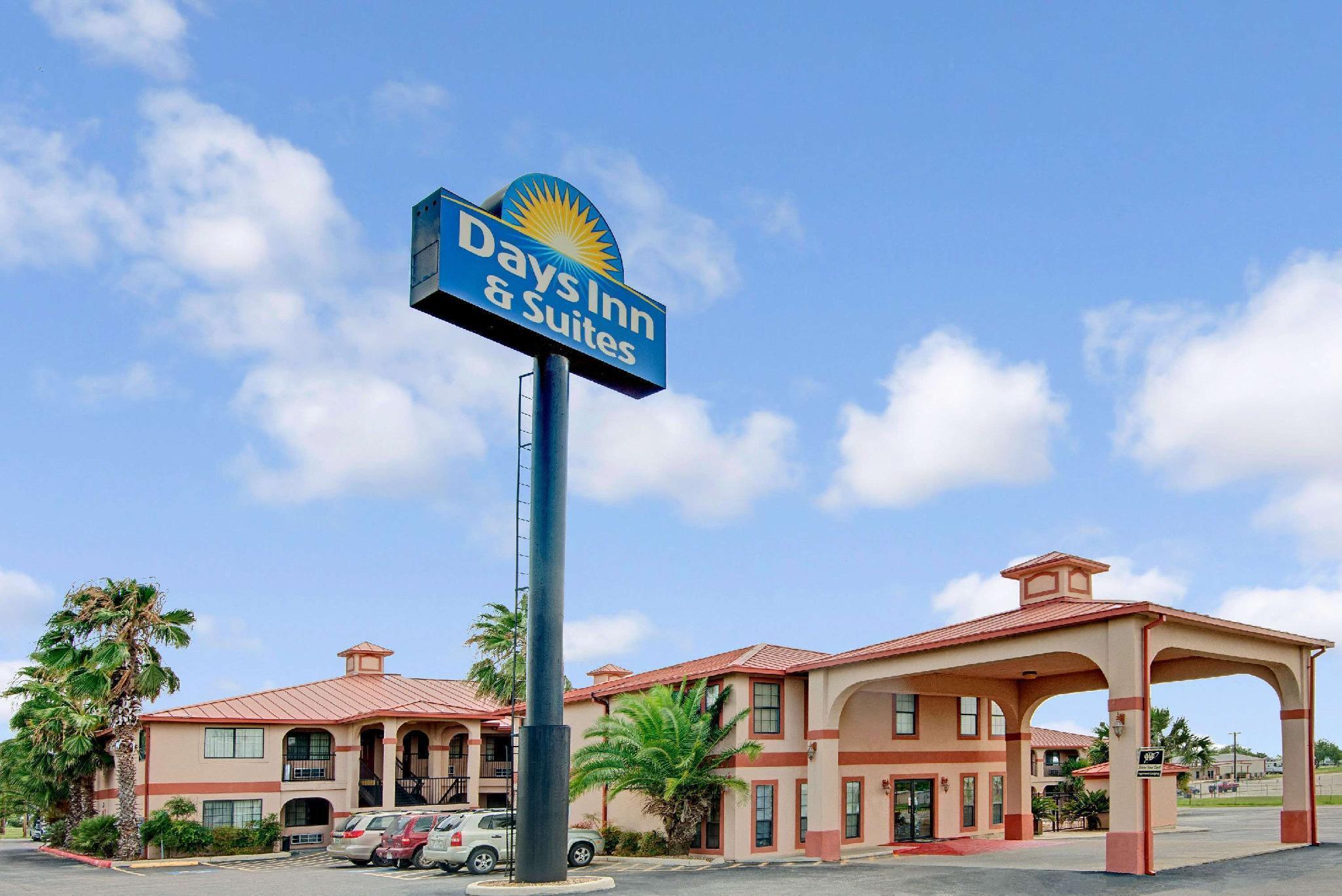 Days Inn & Suites By Wyndham Braunig Lake Elmendorf Eksteriør bilde